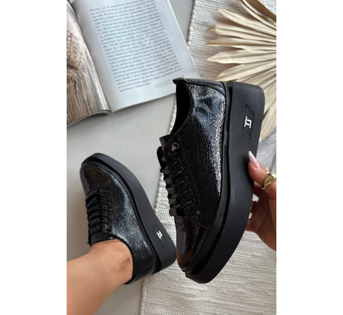 Skórzane Lakierowane Półbuty Damskie Na Platformie Artiker 57C2041 Czarne