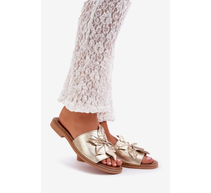 Pantofle S Dekorací Z Kůže Zazoo Zlaté model 21682160 - Boto Pantofle S Dekorací Z Kůže Zazoo Zlaté model 21682160 - Boto