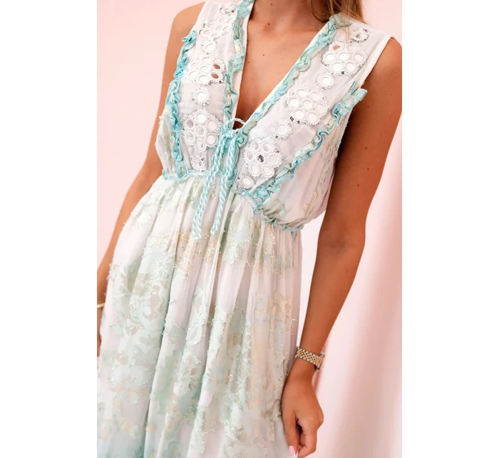 Dámske viskózové šaty s mätovou výšivkou