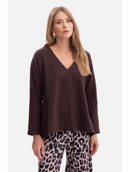 B304 Pletený sveter s výstrihom do V - tmavá čokoláda