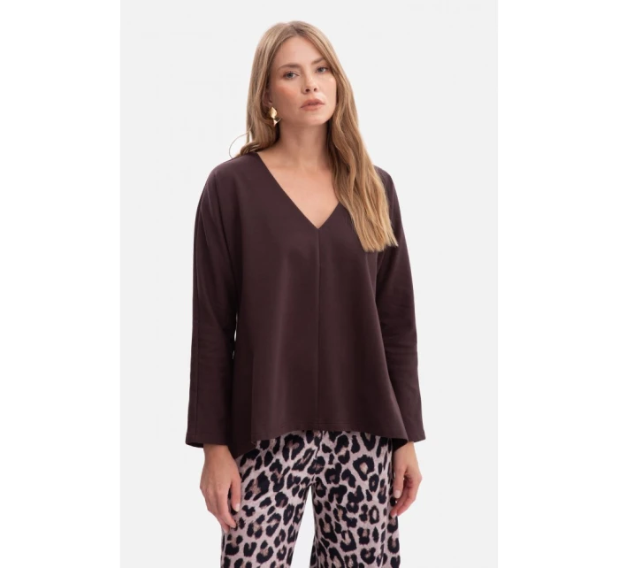 B304 Pletený sveter s výstrihom do V - tmavá čokoláda