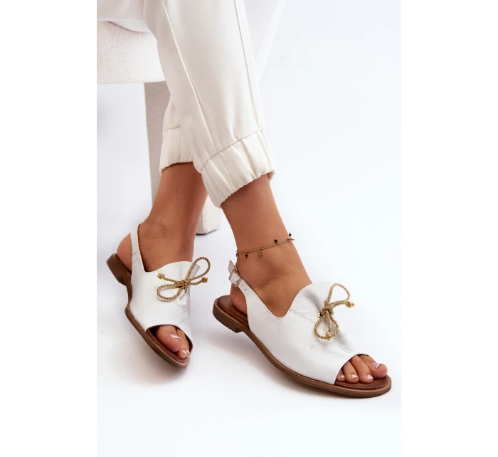 Kožené ploché sandály model 21646113 bílé - Zazoo