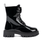 Pekné členkové topánky na platforme pre ženy Pekné členkové topánky na platforme pre ženy