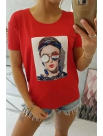 Blúzka so ženskou grafikou červená