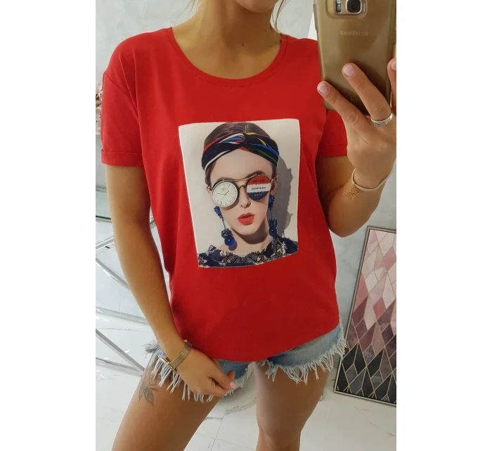 Blúzka so ženskou grafikou červená