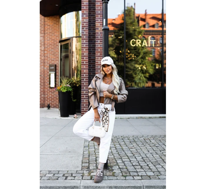 626-3 Štýlový racerback z mäkkej ekokože s opaskom a asymetrickým zipsom - cappuccino 626-3 Štýlový racerback z mäkkej ekokože s opaskom a asymetrickým zipsom - cappuccino