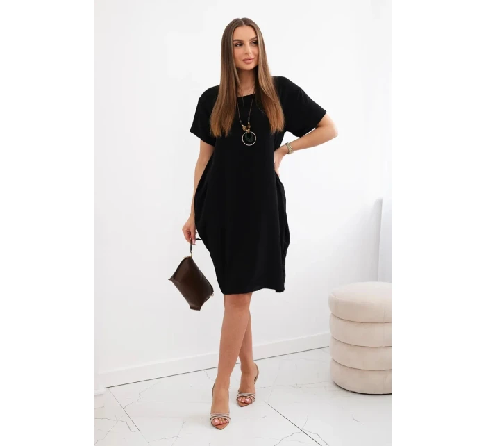 Šaty s vreckami a príveskom Čierne