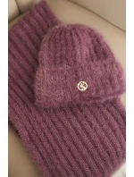 Dámský komplet čepice a model 21800777 šály z měkké příze tmavě růžový - K-Fashion Dámský komplet čepice a model 21800777 šály z měkké příze tmavě růžový - K-Fashion