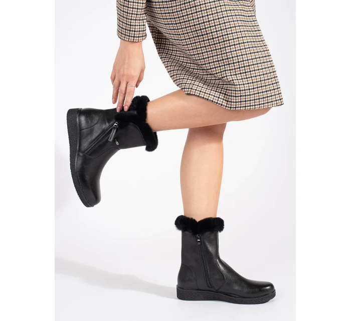 Trendy dámské černé kotníčkové boty na klínku Trendy dámské černé kotníčkové boty na klínku