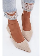 Lodičky s ihlovým podpätkom model 227170 Krok vo veľkom štýle