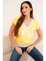 Dámska bavlnená blúzka s výstrihom do V a žltou potlačou NEW YORK