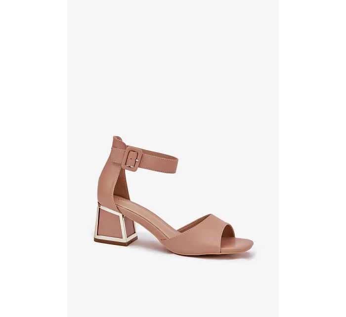 Sandále na podpätku model 213929 Krok vo veľkom štýle