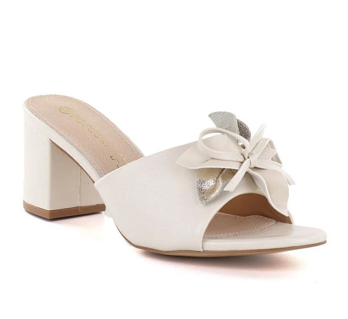 Dámske žabky na kolíku s kvetom béžové Potocki LE20336