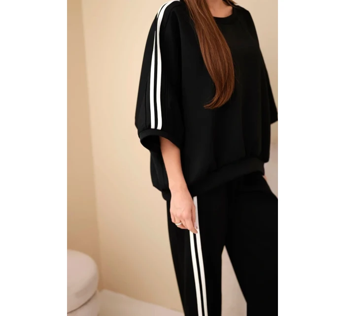 Dámsky viskózový komplet so širokými nohavicami a voľnou blúzkou čierny