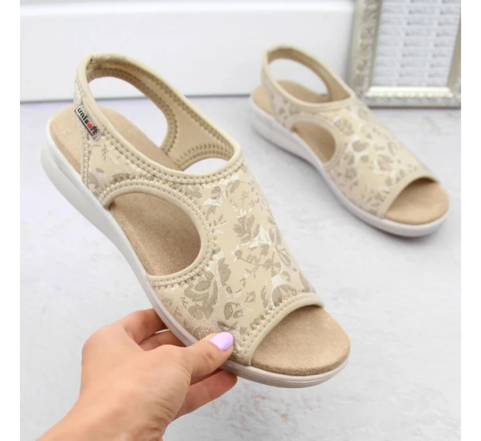Dámske pohodlné sandále slip-on béžovej farby Unisoft 7196