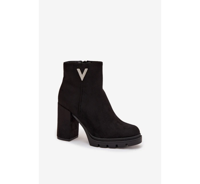 Botki Damskie Ocieplane Na Słupku Z Ozdobnym Detalem Czarne Briella Botki Damskie Ocieplane Na Słupku Z Ozdobnym Detalem Czarne Briella