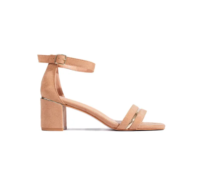 Módne dámske sandále hnedej farby na širokom podpätku Módne dámske sandále hnedej farby na širokom podpätku