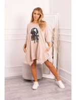 Šaty s potlačou a rozšírenou spodnou časťou béžovej Šaty s potlačou a rozšírenou spodnou časťou béžovej