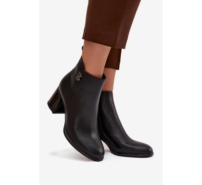 Zateplené dámské kotníkové boty z pravé kůže na podpatku Černé model 21711908 - Boto Zateplené dámské kotníkové boty z pravé kůže na podpatku Černé model 21711908 - Boto