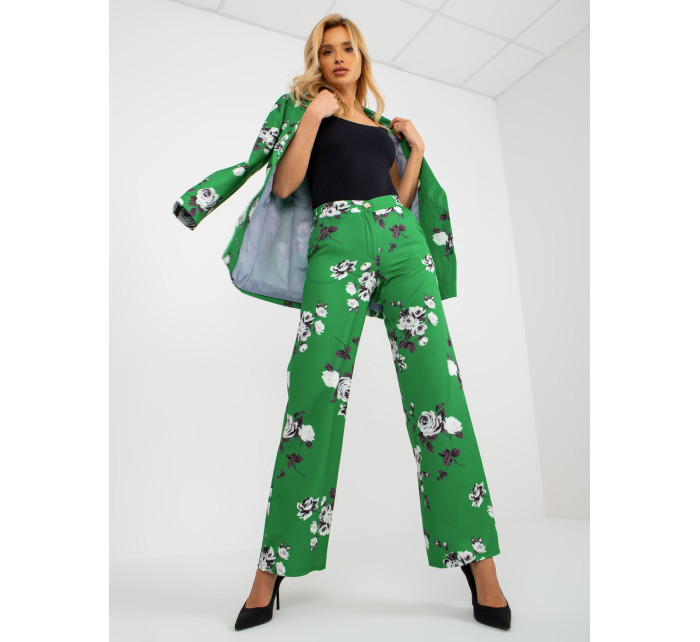 Zelené široké látkové nohavice s kvetmi z obleku