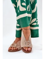 Ploché sandály s ozdobou béžové model 21685714 - Boto