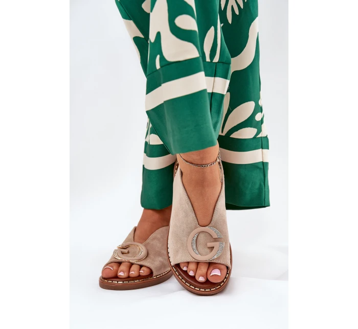 Ploché sandály s ozdobou béžové model 21685714 - Boto