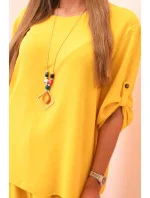 Dámska súprava s blúzkou s náhrdelníkom a širokými nohavicami žltá Dámska súprava s blúzkou s náhrdelníkom a širokými nohavicami žltá