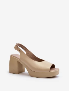 model 21647916 Kožené Sandály Na Masivní Podpatku Bežové - Zazoo