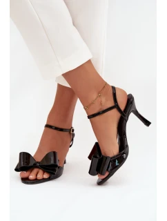 Sandále na podpätku model 222270 Vykročte štýlovo