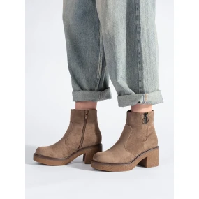 Stylové dámské kotníčkové boty hnědé na širokém podpatku Stylové dámské kotníčkové boty hnědé na širokém podpatku