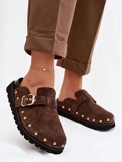 Chodaki z semiše na platformě s nýty a přezkou Big Star TT274952 Čokoládové