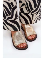 Klapki Damskie Na Koturnie Eko Skórzane Z Ozdobą Złote Sarela Klapki Damskie Na Koturnie Eko Skórzane Z Ozdobą Złote Sarela