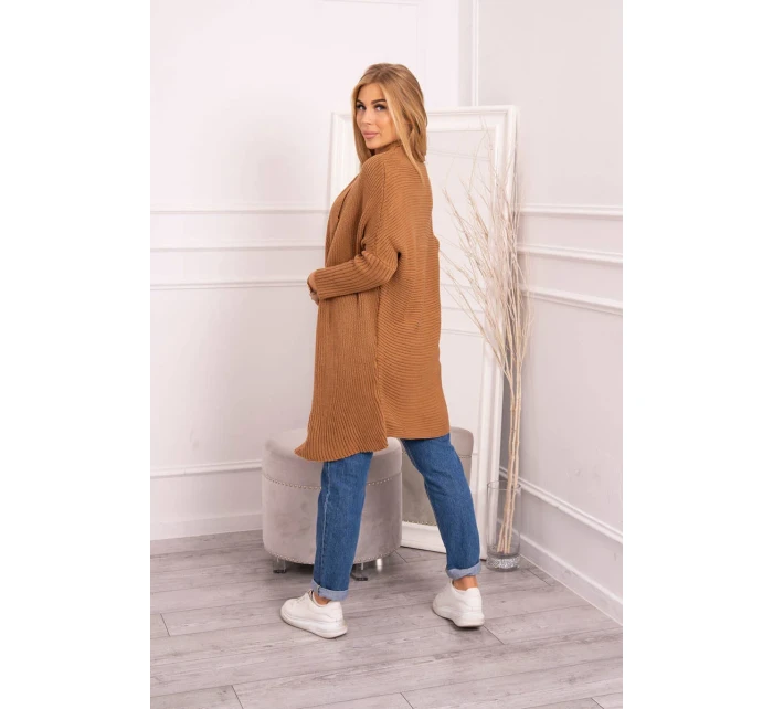 Sveter s netopierími rukávmi ťavia