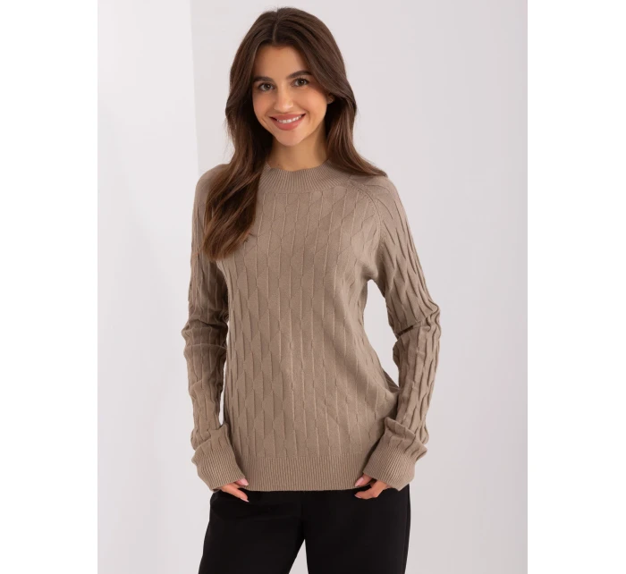 Sweter AT SW model 18917490 ciemny bezowy - FPrice Sweter AT SW model 18917490 ciemny bezowy - FPrice