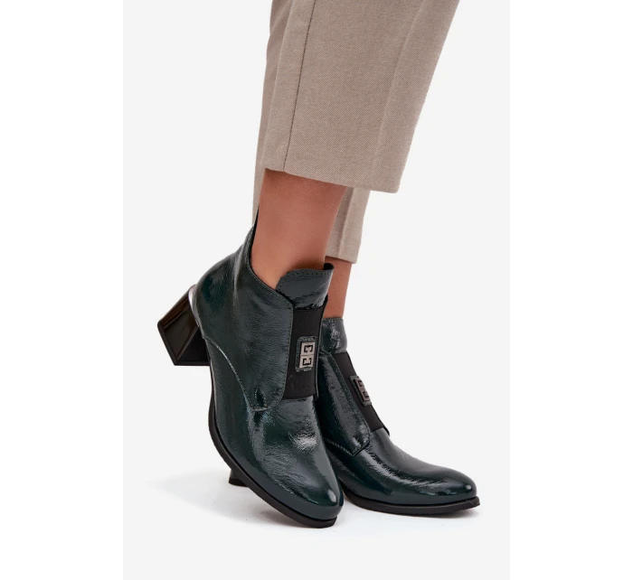 Skórzane Lakierowane Botki Na Klocku Z Ozdobnym Detalem Ocieplane Zazoo 60560 Ciemnozielone