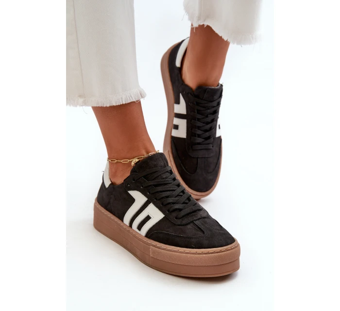 Dámské kožené tenisky na platformě černé model 21665868 - Zazoo Dámské kožené tenisky na platformě černé model 21665868 - Zazoo