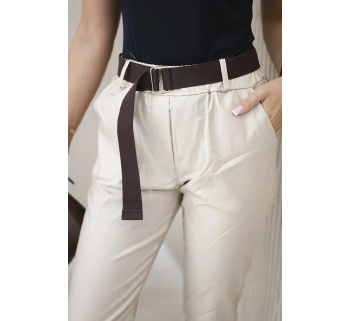 Voskované nohavice s opaskom béžovej farby