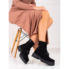Dizajnové dámske čierne členkové topánky na plochom podpätku