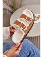 Dámské Pantofle S Přezkami A Kožíškem Camel model 21670224 - Boto Dámské Pantofle S Přezkami A Kožíškem Camel model 21670224 - Boto