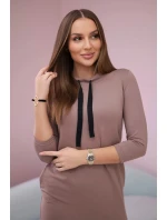 Šaty s viazaným moka výstrihom Šaty s viazaným moka výstrihom