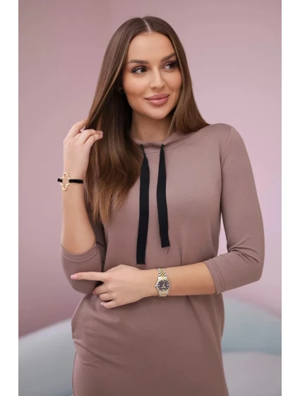 Šaty s viazaným moka výstrihom Šaty s viazaným moka výstrihom