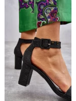 Lesklé sandály na podpatku Černé model 21608002 - Boto Lesklé sandály na podpatku Černé model 21608002 - Boto