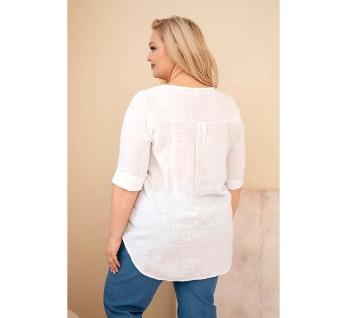 Dámska bavlnená blúzka v nadmernej veľkosti s výstrihom na gombíky biela
