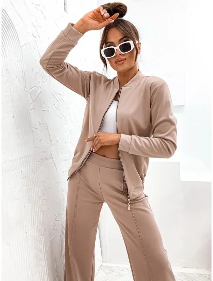 Tmavobéžová dámska súprava - bunda bomber a široké nohavice (82105)