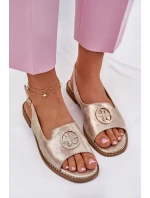 Dámské sandály na plochém podpatku s ozdobou model 21698206 zlaté - S.Barski Dámské sandály na plochém podpatku s ozdobou model 21698206 zlaté - S.Barski