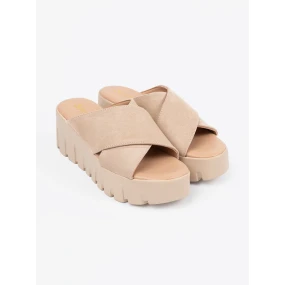 Zaujímavé dámske hnedé ponožky s klinom