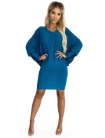 Dámské netopýří šaty v mořské barvě s brokátem a s výstřihem model 18831252 - numoco Dámské netopýří šaty v mořské barvě s brokátem a s výstřihem model 18831252 - numoco