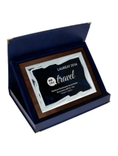 Plastový diplom s vygravírovanou kovovou doskou + puzdro