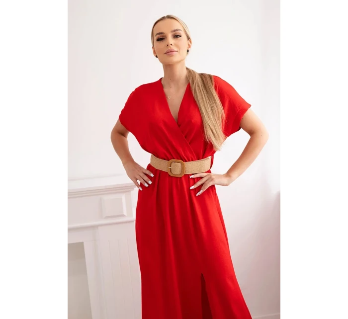 Dlouhé šaty s ozdobným páskem červené