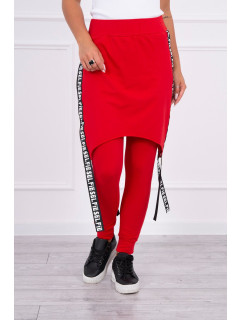 Nohavice/oblek s červeným nápisom selfie